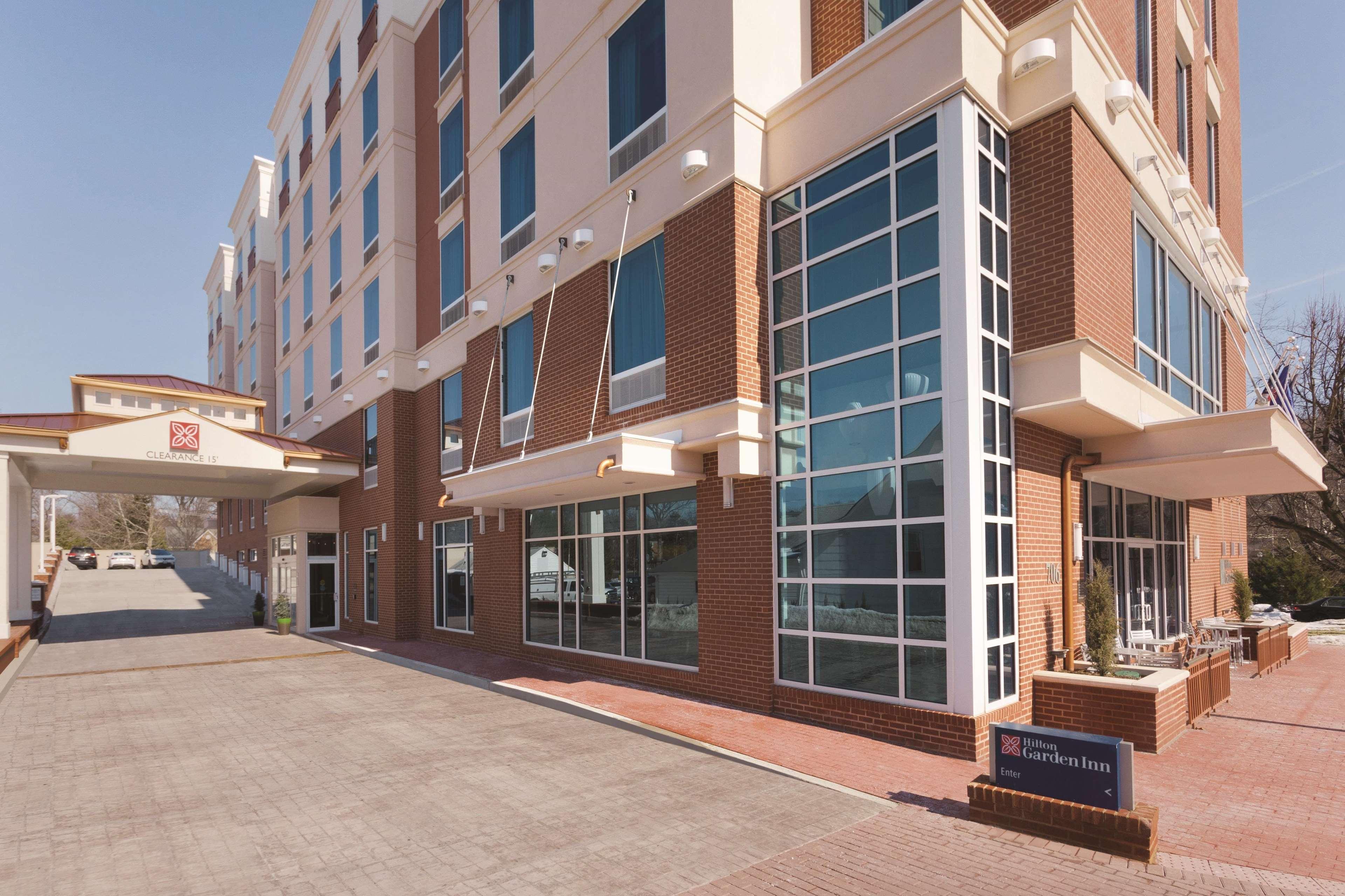 Hilton Garden Inn Falls Church Exterior photo